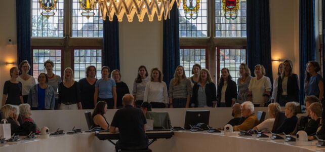 Zingen in de Raadszaal van het Oude Stadhuis Zingen in de Raadszaal van het Oude Stadhuis